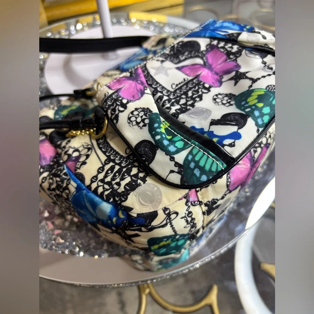 Coach 2008 Limited Edition "Carly" Butterfly Print bag W/matching wristlet EUC - Picture 12 of 15